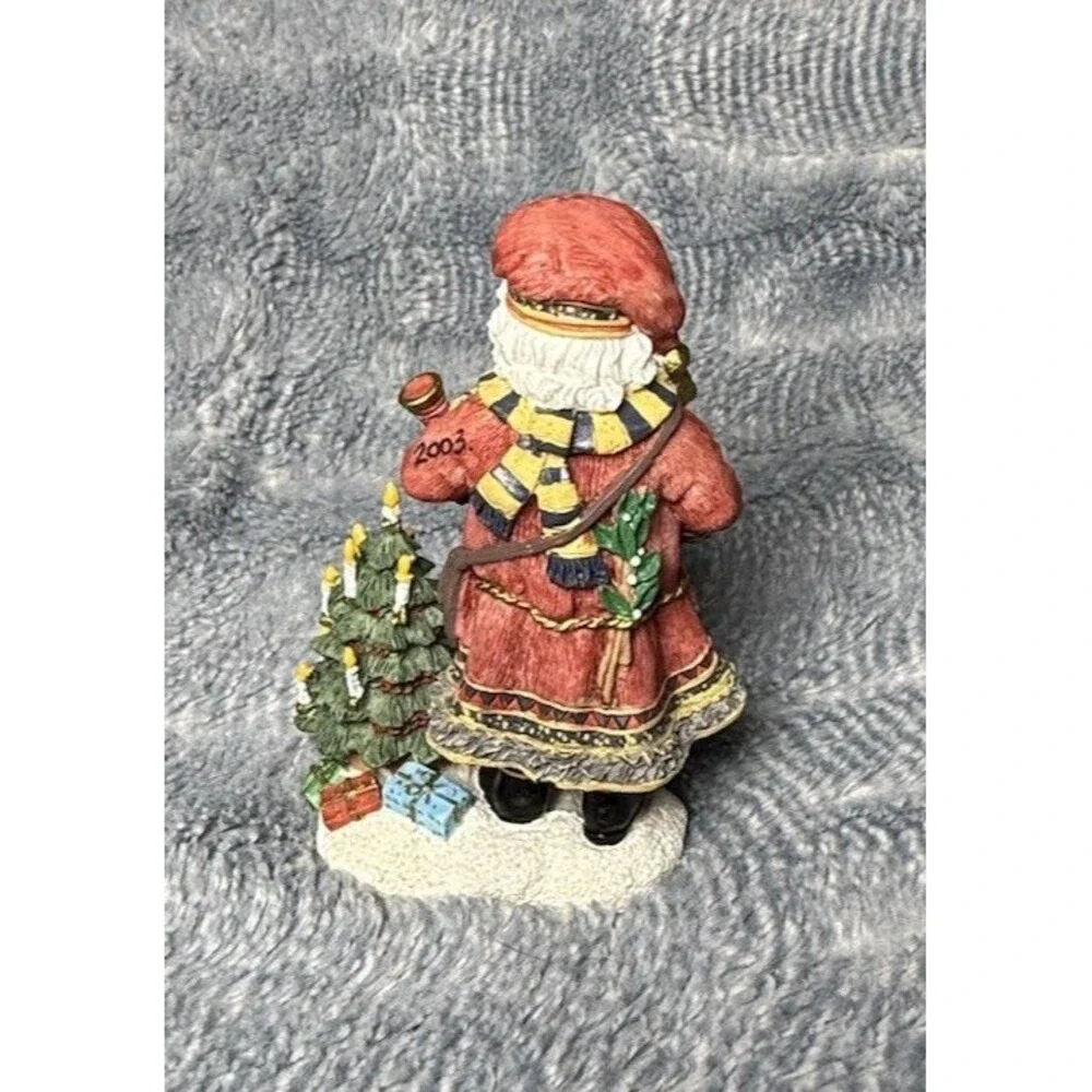 The International Santa Claus Collection 2003 St. Nicholas Latvia SC52